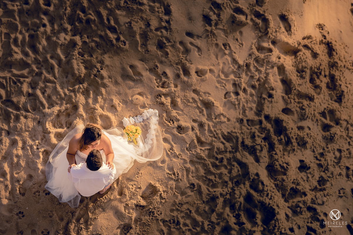 Ensaio Trash The Dress - Rio das Ostras - RJ - Pré-Wedding - meireles fotografia casamento em duque de caxias - imagem aerea - foto de dronner