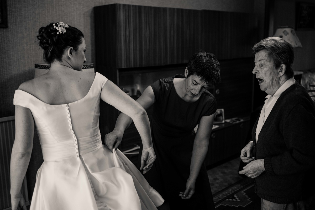 casamento David e Sophie em  Salbris frança madrinha e avó 