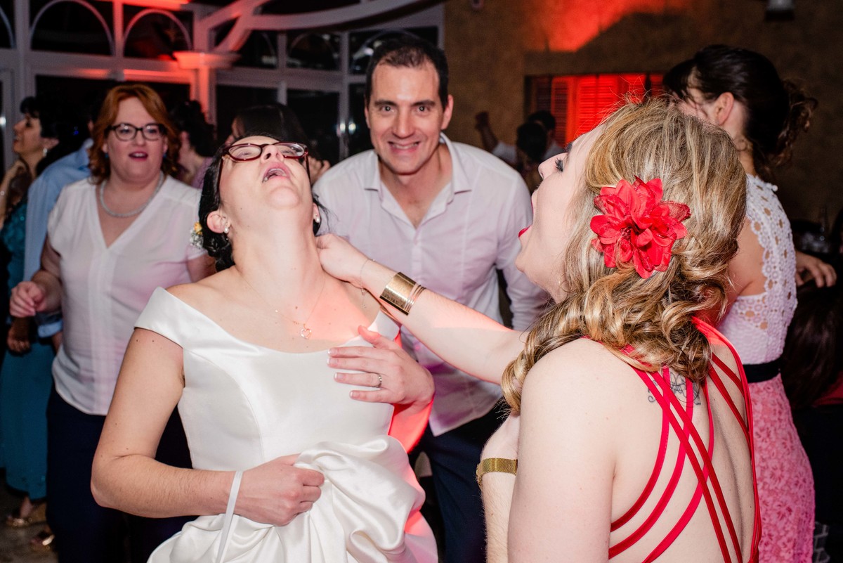 casamento David e Sophie em  Salbris frança diversão noivos 