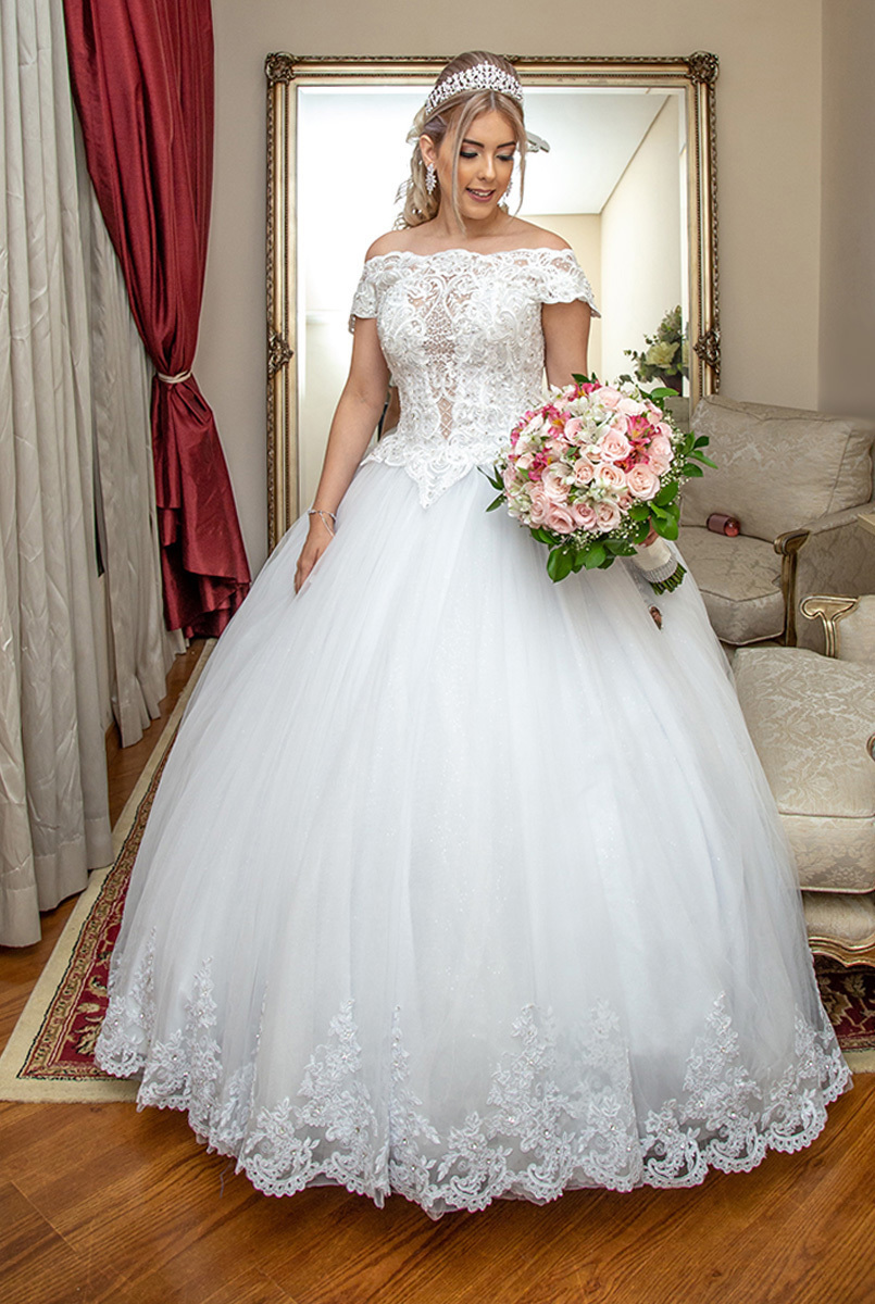 noiva com seu vestido lindo de princesa