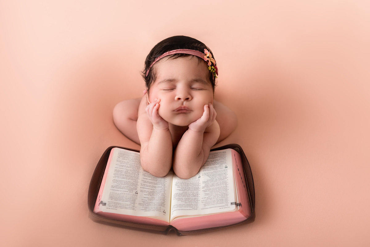 Ensaio Newborn da Cecilia
Estúdio Michelli Albano
Londrina-Paraná