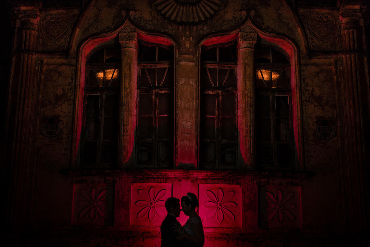 foto criativa dos noivo na festa