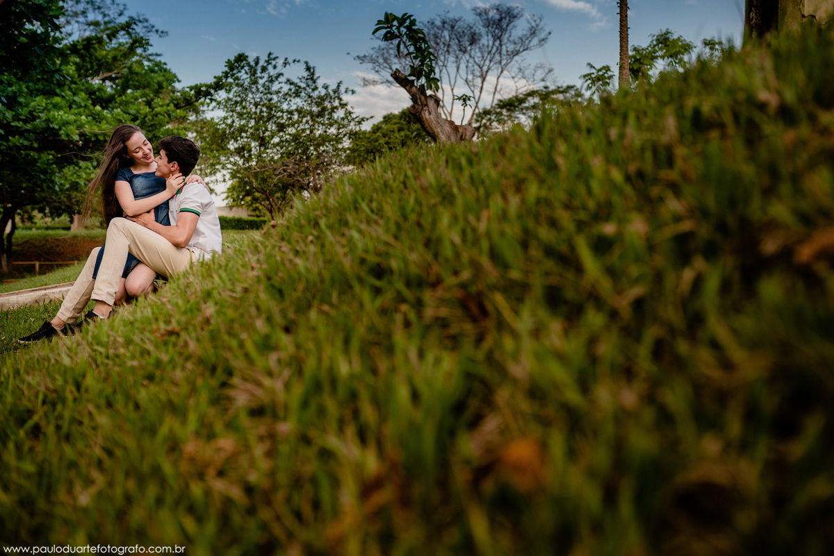 foto de casamento ensaio criativo - Pre Wedding externo parque