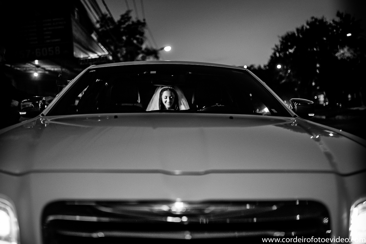 noiva no carro