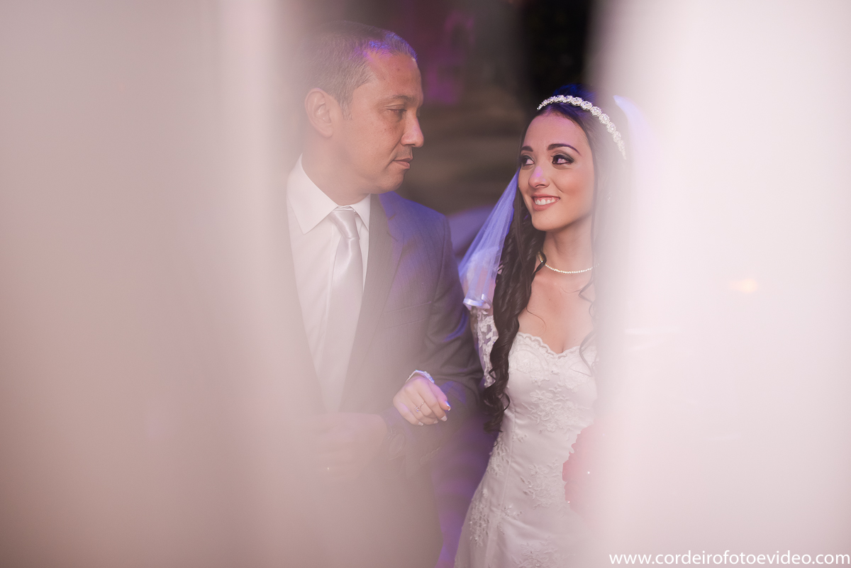 Pai com a noiva na entrada