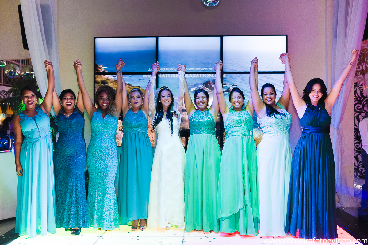 Madrinhas com a noiva