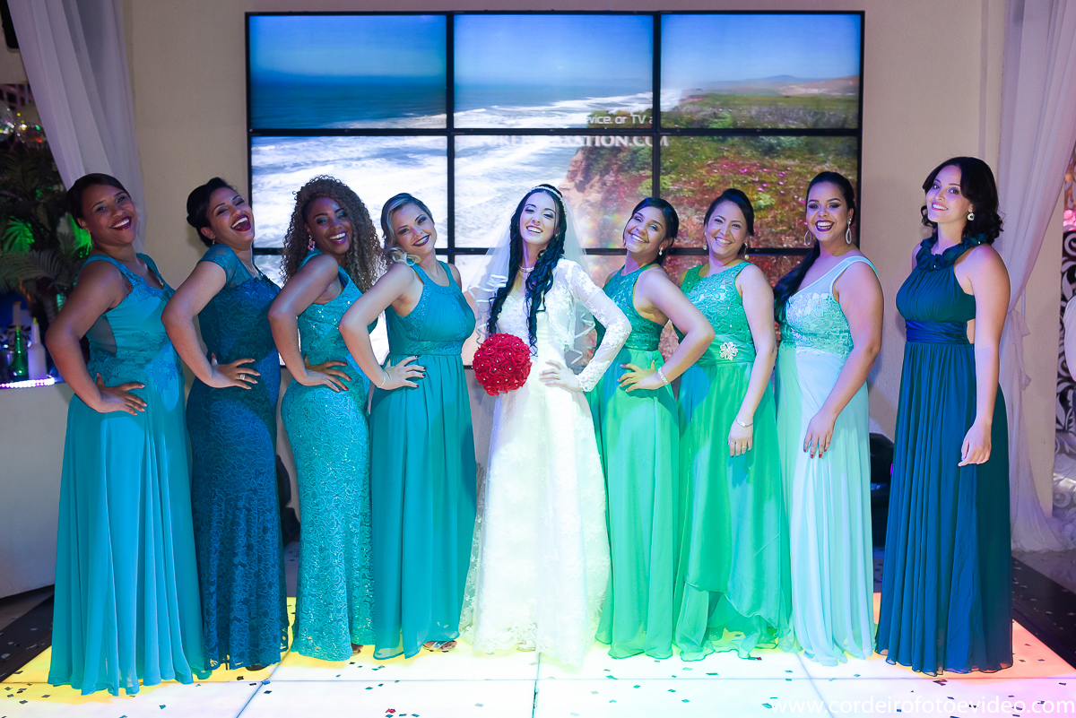 Madrinhas com a noiva