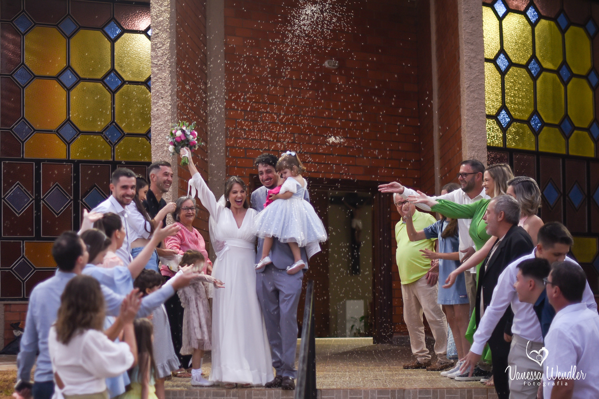 arroz na igreja; comemoraçao casamento