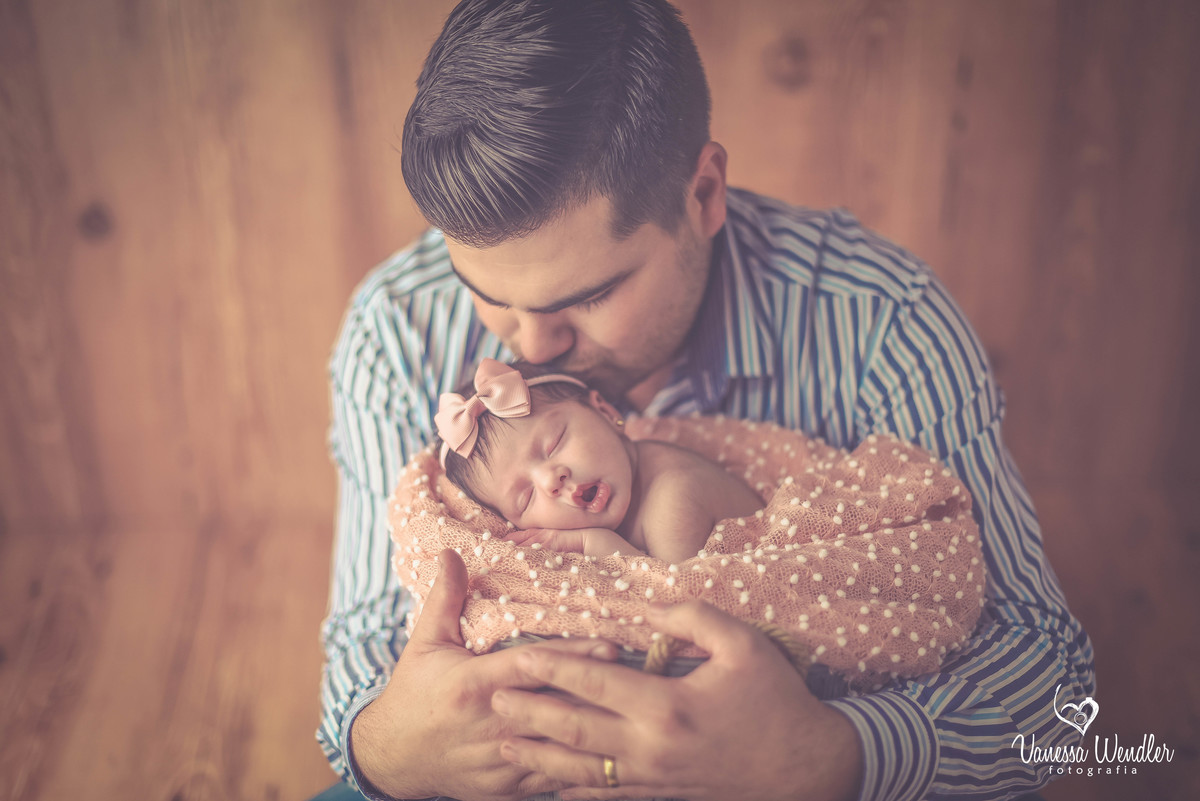 pai de menina, papai e bebê