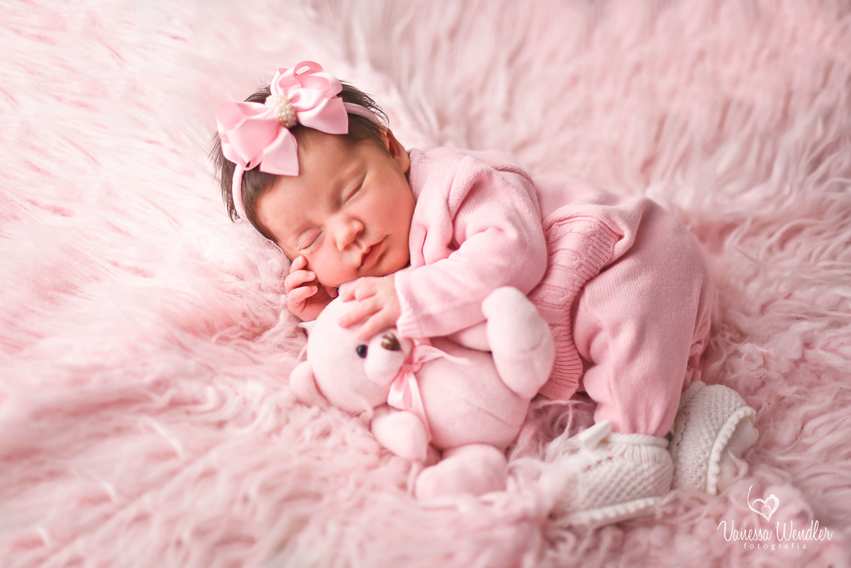 sessão bebês, menina de rosa