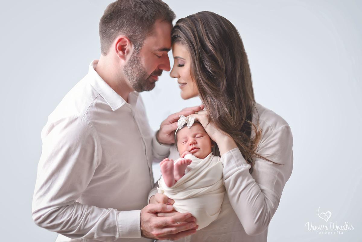 família, familia, fotos de família, newborn, recém nascido, roupas brancas