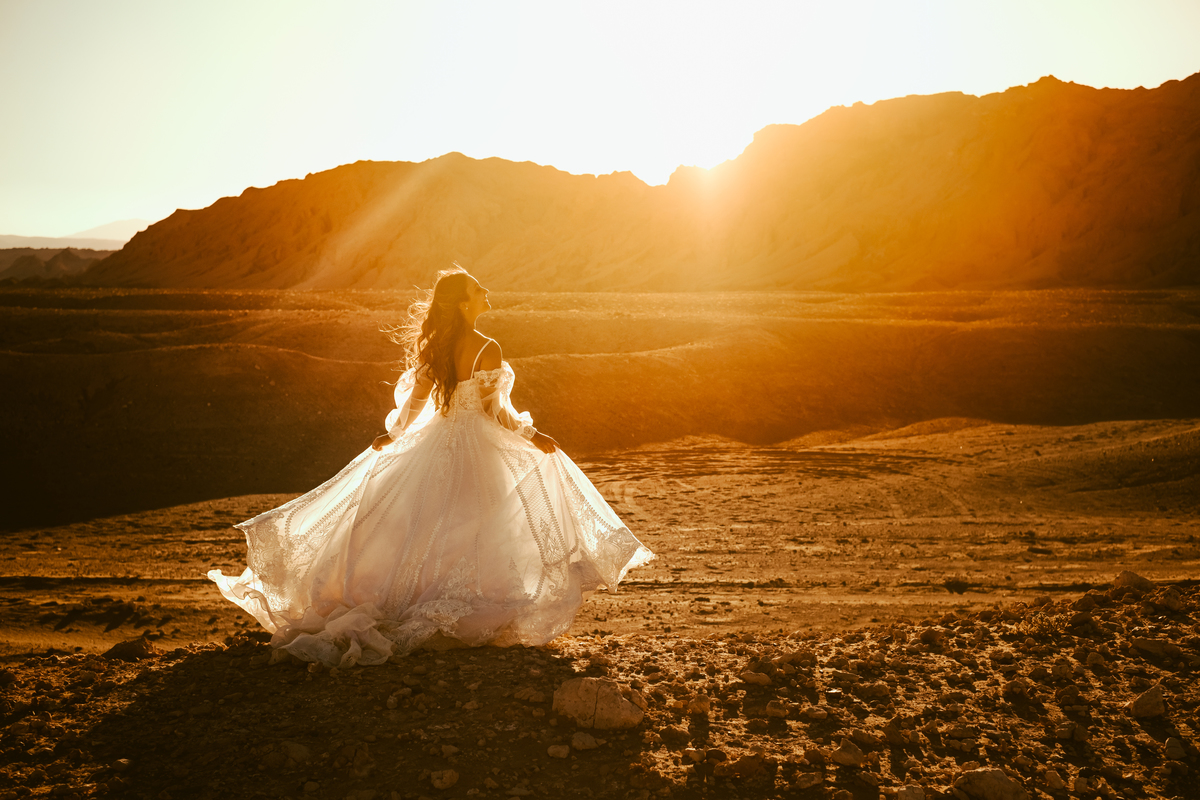 Ensaio de Noivos no Deserto do Atacama em San Pietro, Chile.