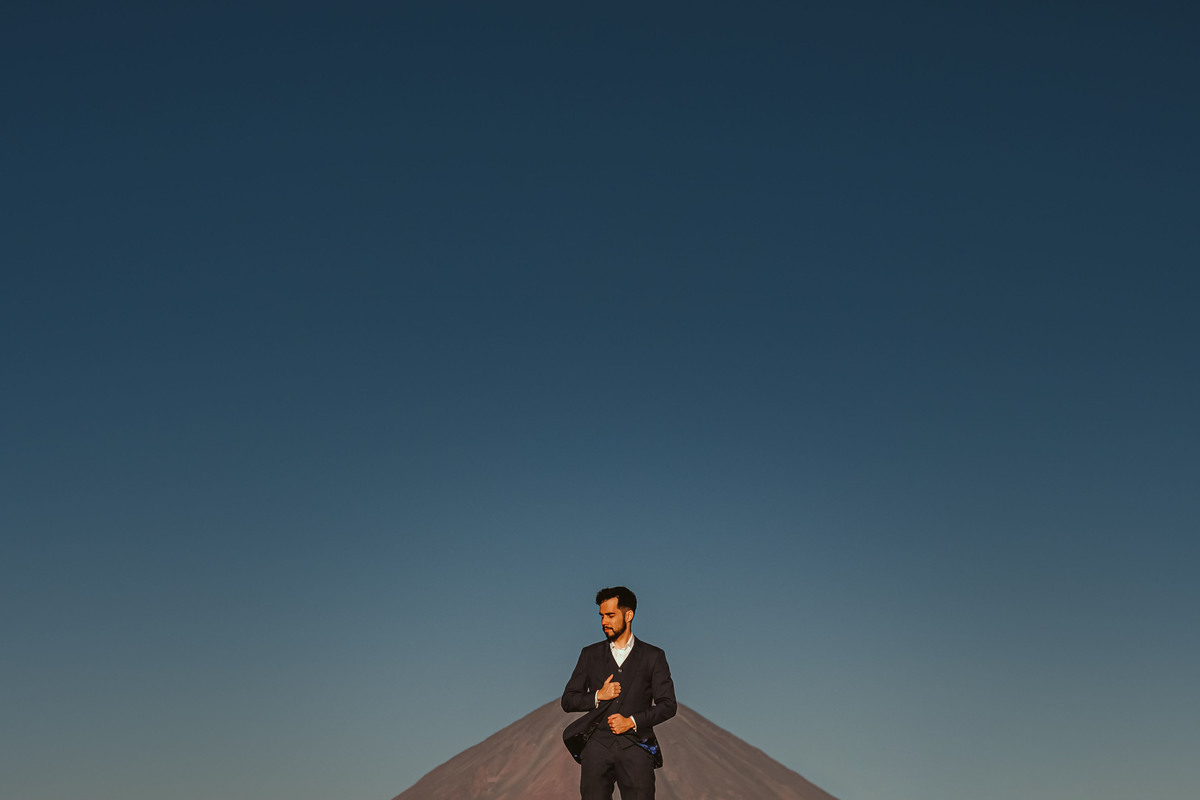 Ensaio de Noivos no Deserto do Atacama em San Pietro, Chile.