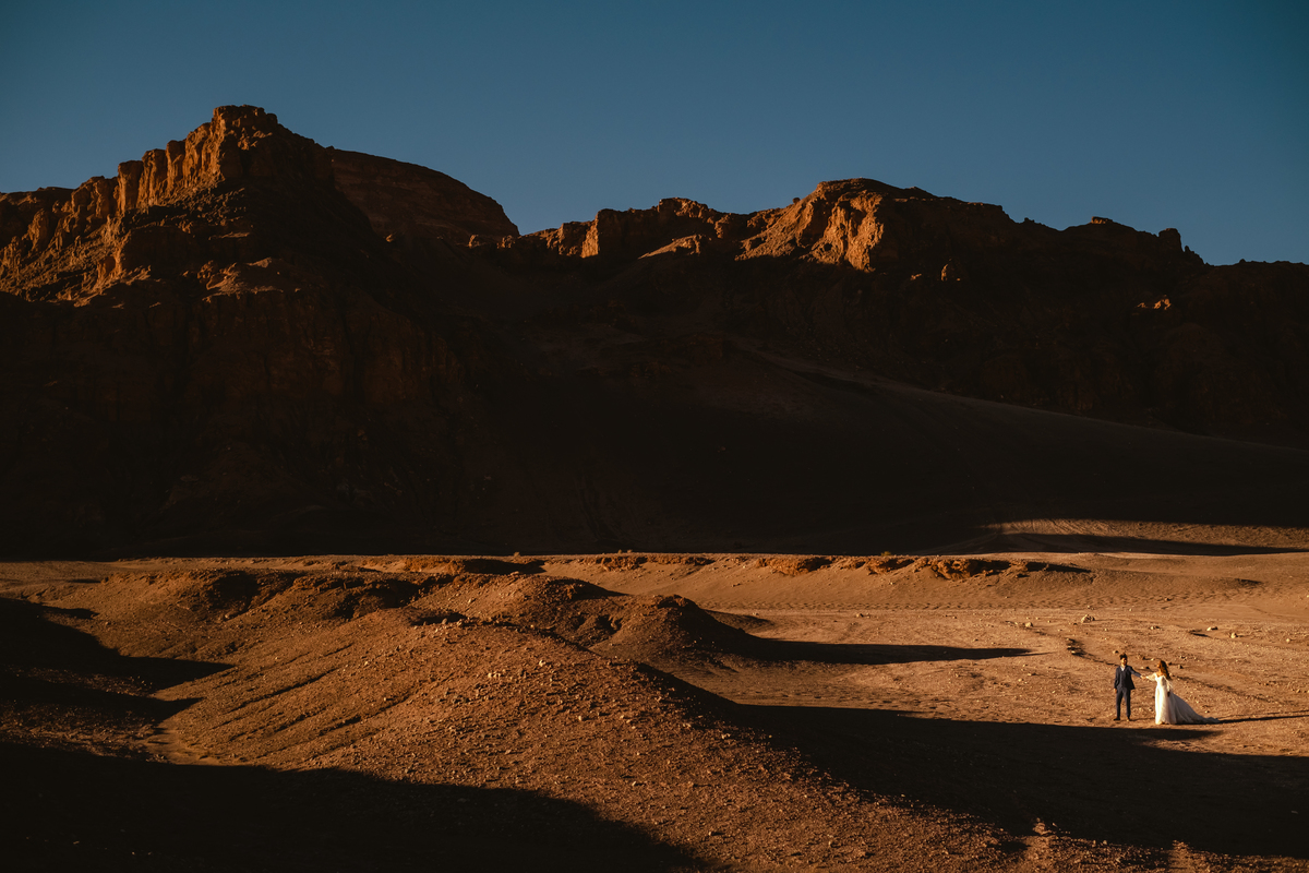 Ensaio de Noivos no Deserto do Atacama em San Pietro, Chile.