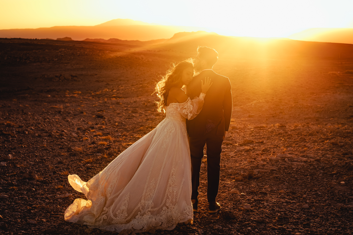Ensaio de Noivos no Deserto do Atacama em San Pietro, Chile.