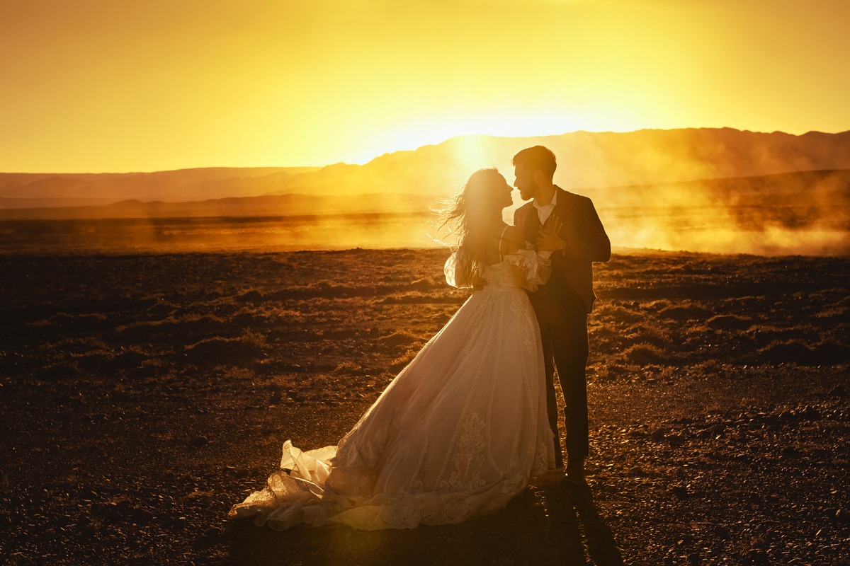 Ensaio de Noivos no Deserto do Atacama em San Pietro, Chile.