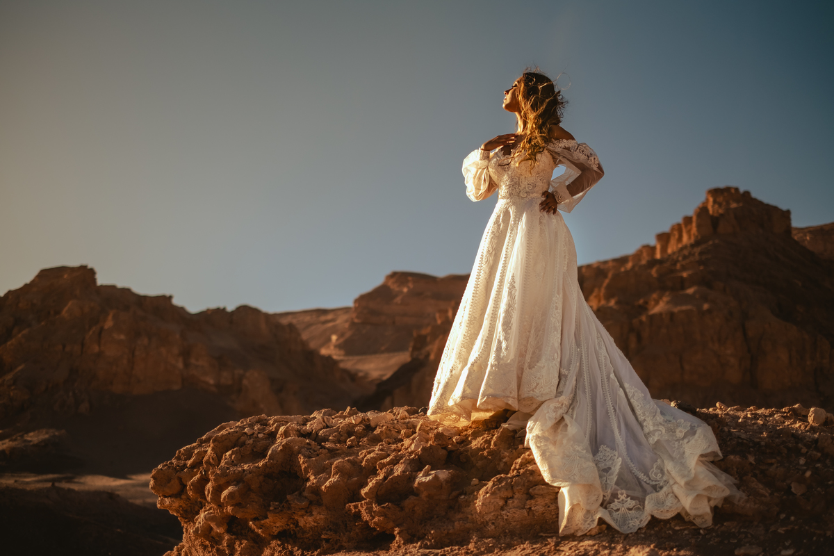 Ensaio de Noivos no Deserto do Atacama em San Pietro, Chile.