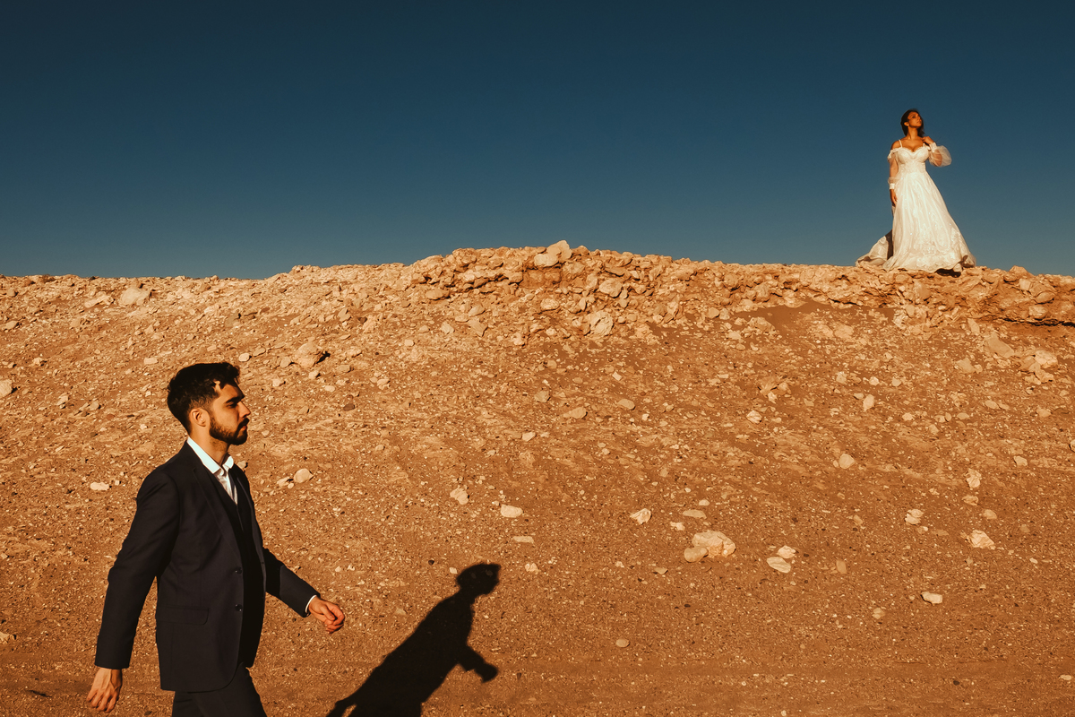 Ensaio de Noivos no Deserto do Atacama em San Pietro, Chile.