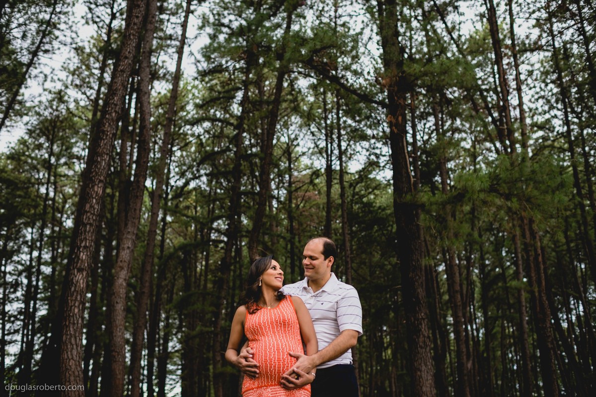 ensaio de gestante na floresta
