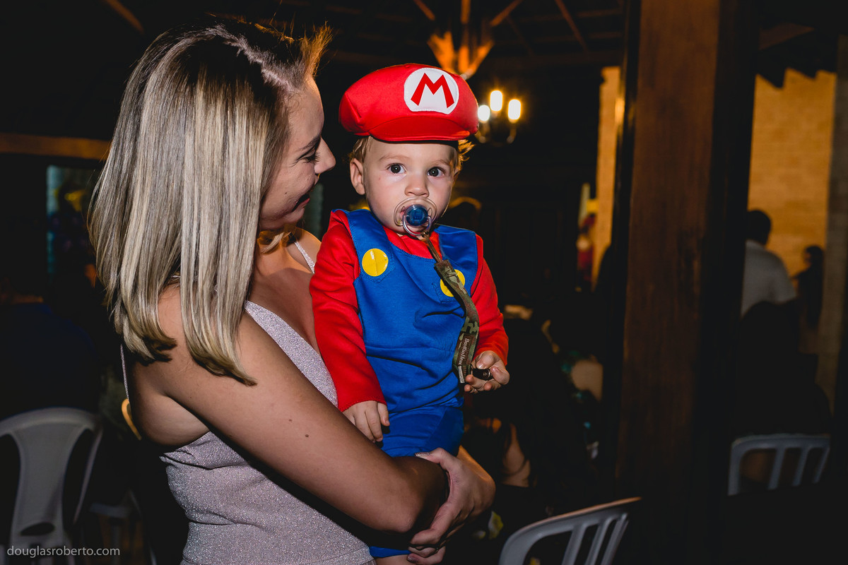 menino de mario bros