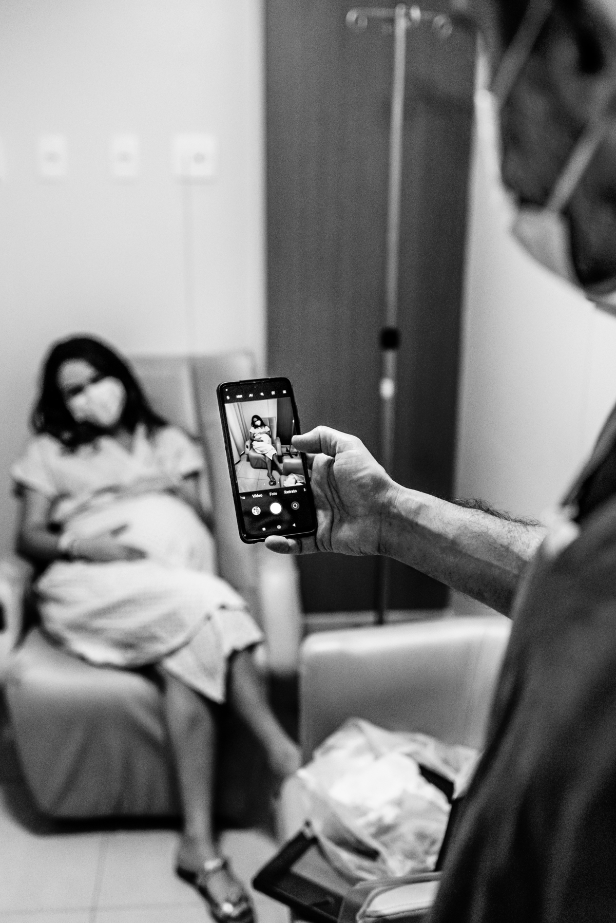 pai registrando a esposa gravida 