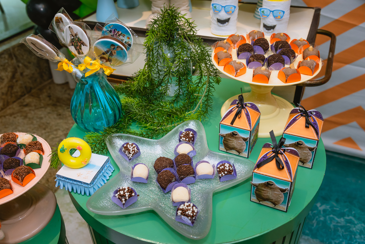 decoração mesa de bolo festa infantil Drácula
