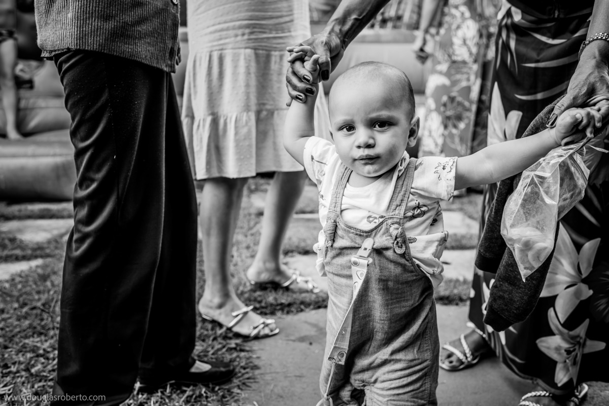 crianças brincando ne festa 