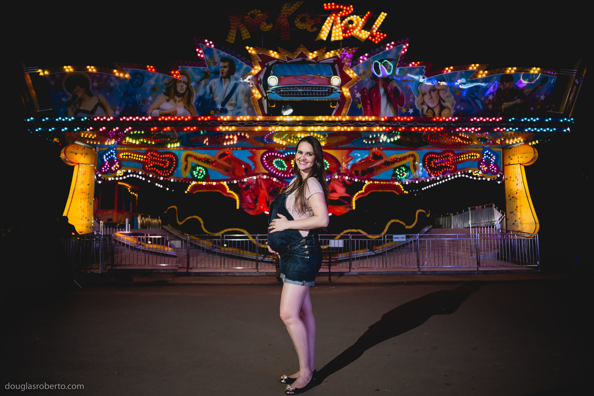 gravida no parque de diversão