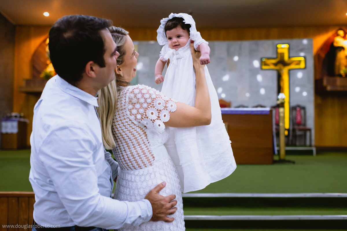 pais brincando com a filha