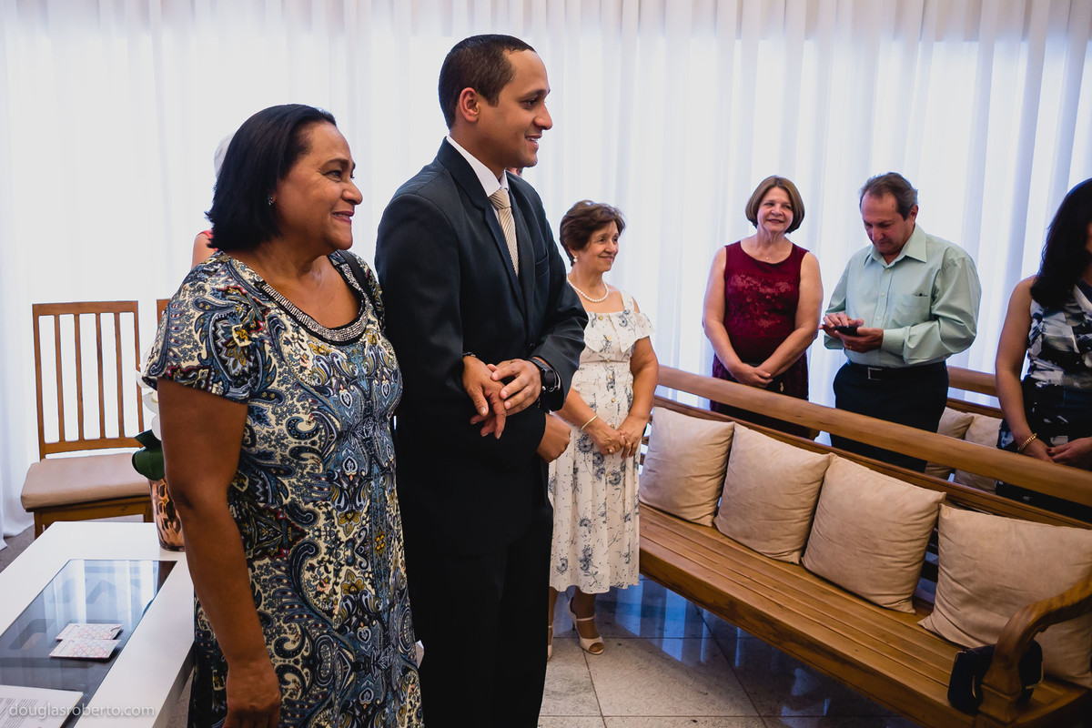 onoivo esperando a noiva entrar