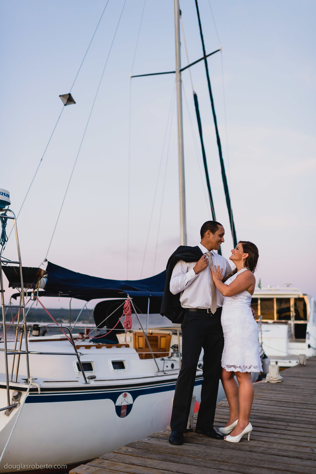 foto de casal no por do sol de brasília