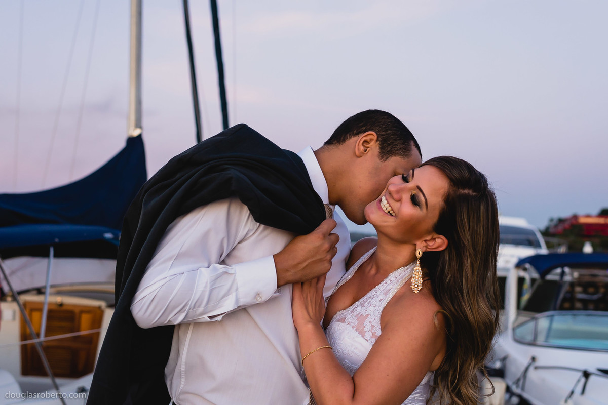 ensaio trash The Dress na cachoeira