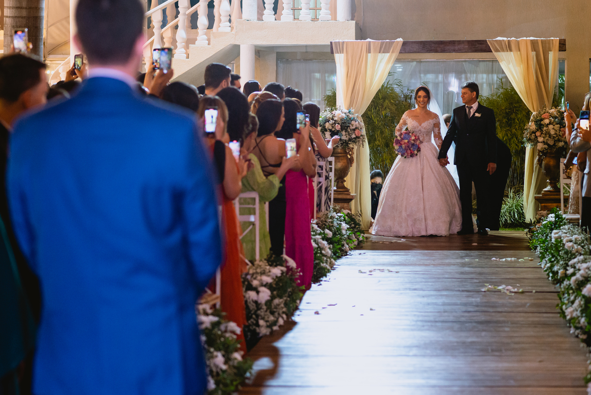 foto de casamento entrada da noiva