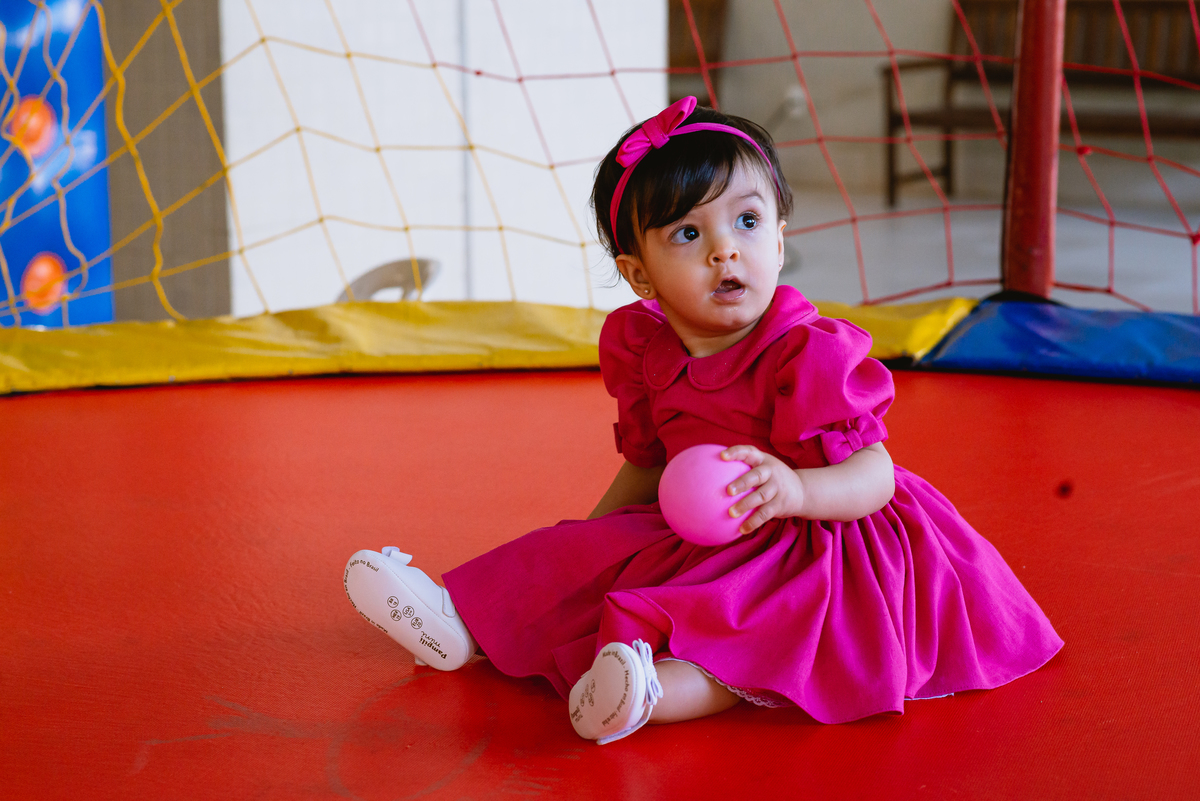 foto de festa infantil brincando no pula pula
