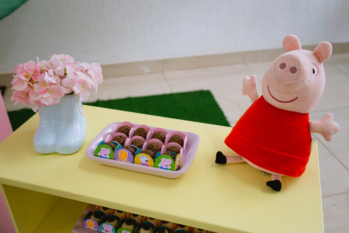 foto de festa infantil  decoração pepa 