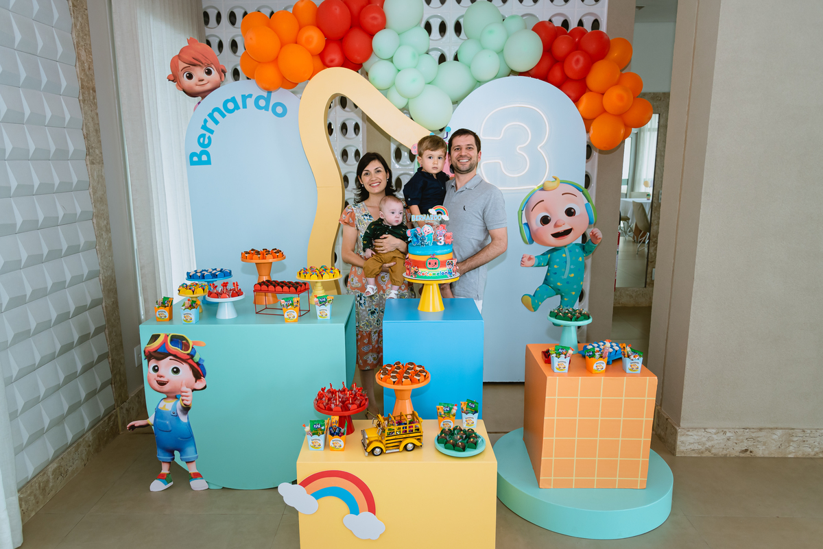 foto de festa festa infantil foto com os pais