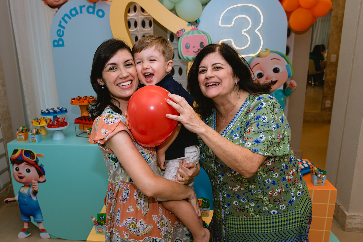 foto de festa festa infantil foto com a avó