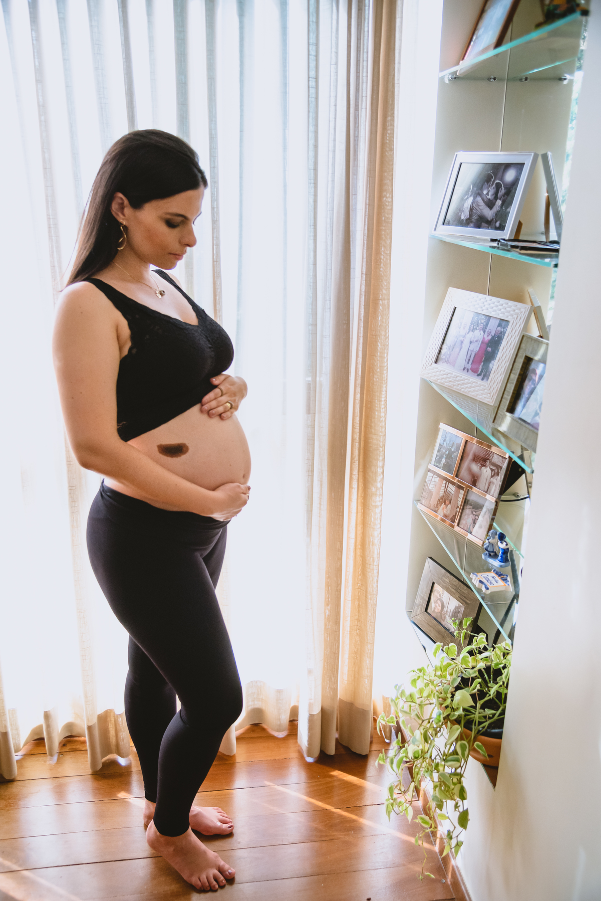 foto de gestante em casa