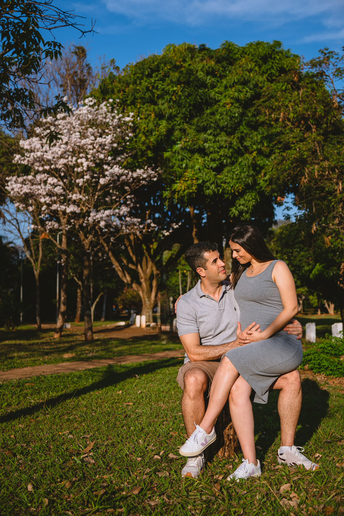 foto de gestante com Ipè branco