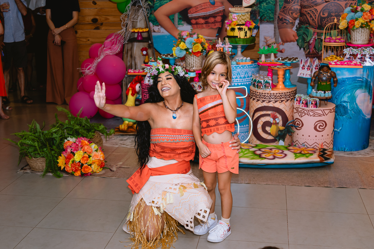 fotos de festa infantil personagem Moana