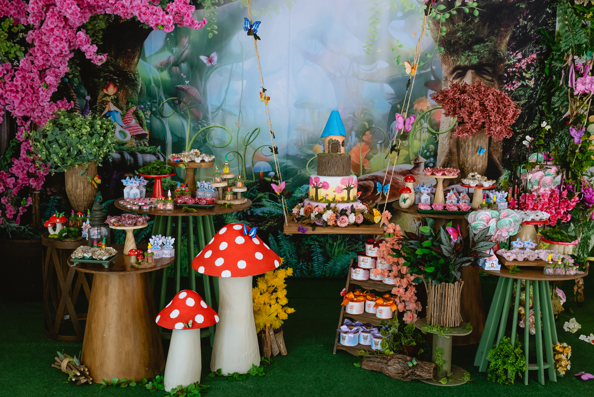 foto de festa infantil decoração floresta