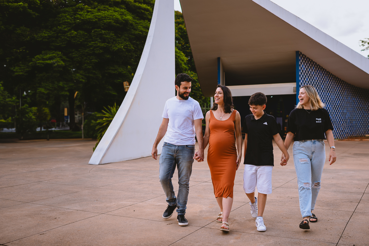 Foto de gestante , ensaio de grávida, foto de família, igrejinha 