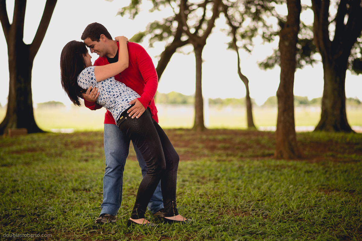 ensaio-de-casal-fotos-de-casal-fotografo-de-casais-casamento-fotografia-de-casamento-fotografo-de-casamento-fotografo-de-brasilia--fotos-espontaneas-fotos-divertidas