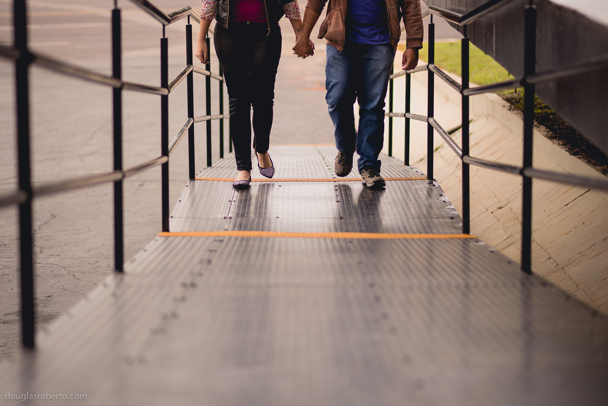 ensaio-de-casal-fotos-de-casal-fotografo-de-casais-casamento-fotografia-de-casamento-fotografo-de-casamento-fotografo-de-brasilia--fotos-espontaneas-fotos-divertidas