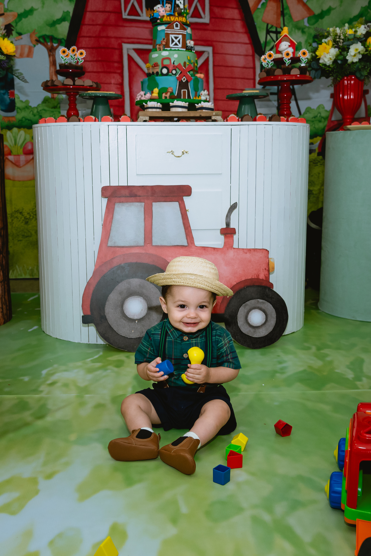 fotos de festa infantil - menino de fazendeiro