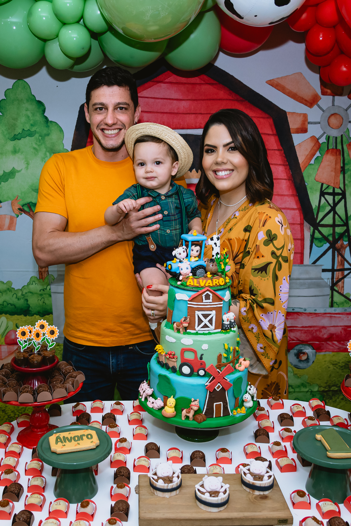 fotos de festa infantil - menino de fazendeiro