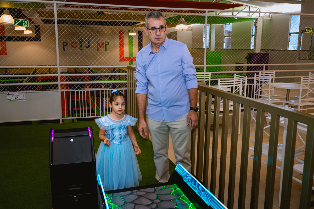 fotos de festa infantil - brincando com o pai - Pic Jump Festas