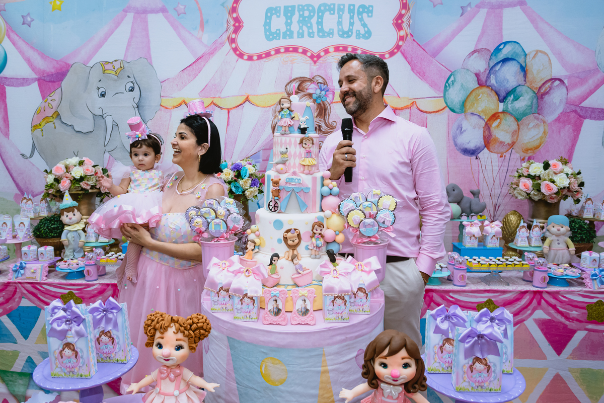 fotos de festa infantil - menina linda  - hora dos parabéns