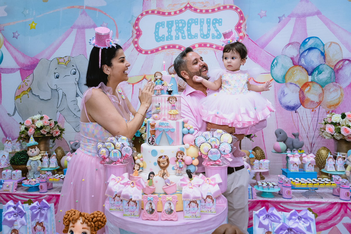 fotos de festa infantil - menina linda  - hora dos parabéns