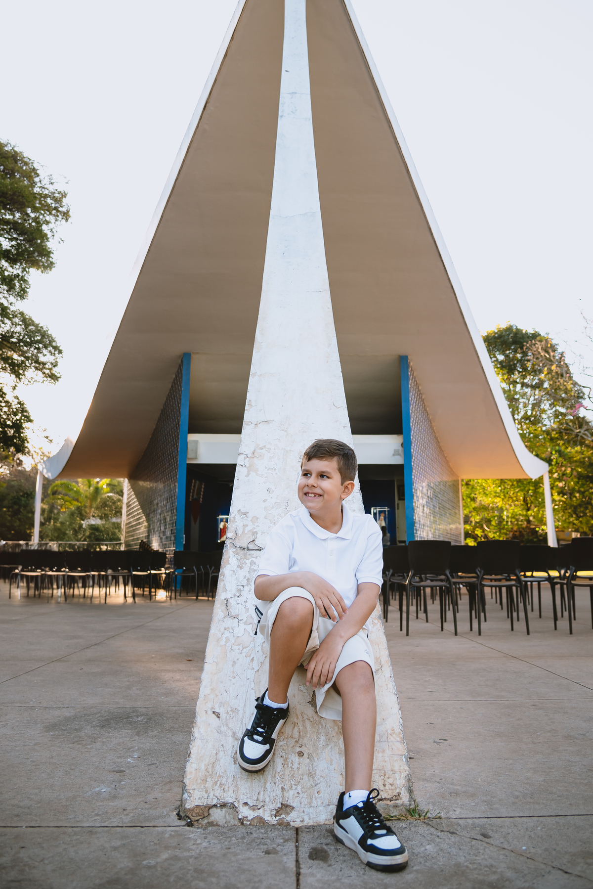 Ensaio de fotos de família na igrejinha da 307 em Brasília 